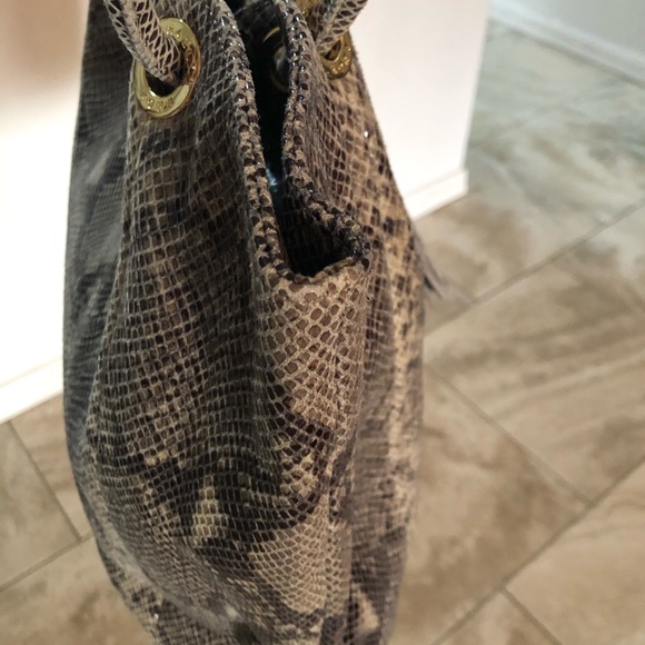 New Michael Kors handbag - Picture 2 of 16